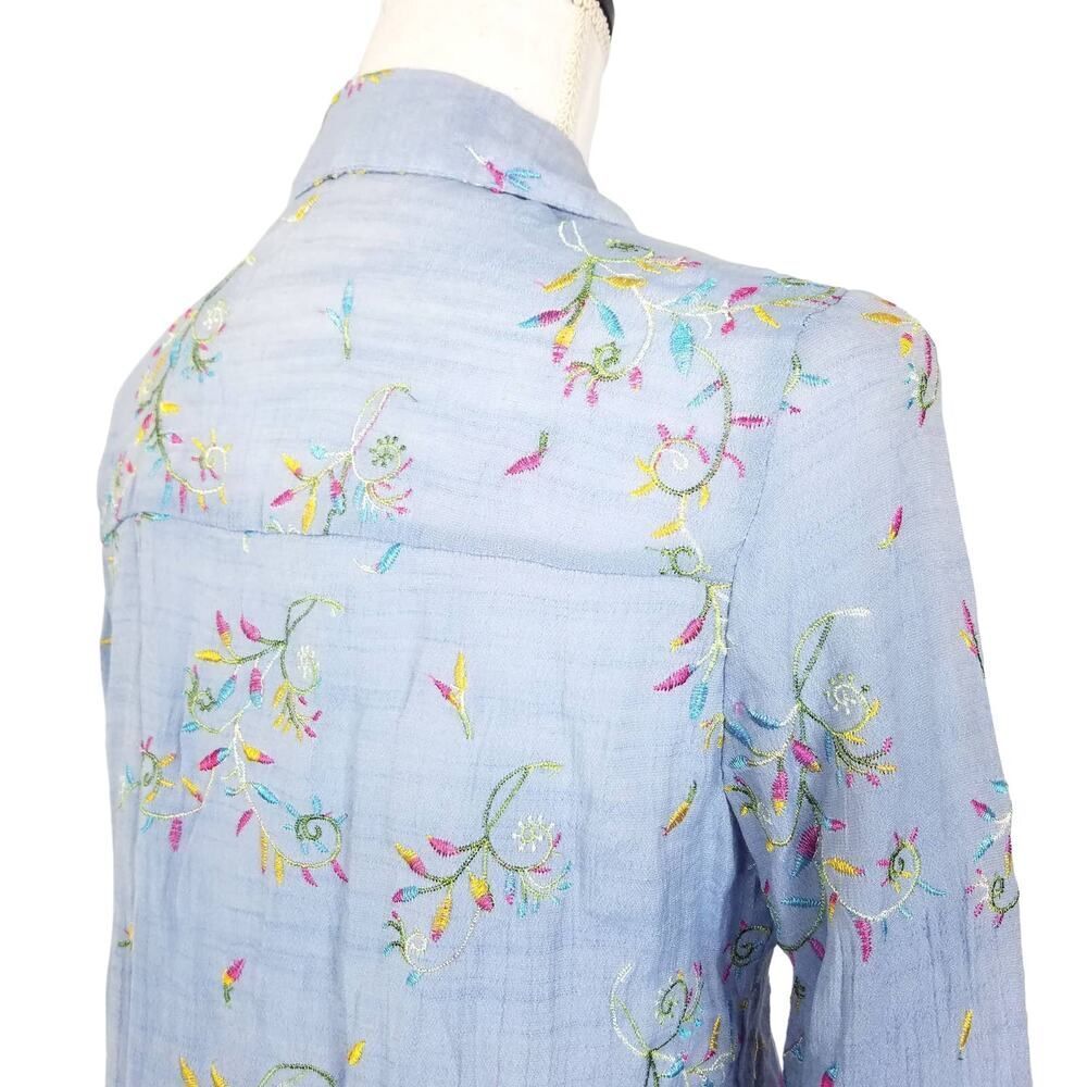 Hope Springs Floral Embroidery Twist Front Button Down Shirt Blue Size Medium - Picture 4 of 6